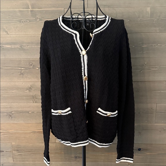 Peace of Cloth CROCHET DETAIL CARDIGAN - Picture 2 of 5